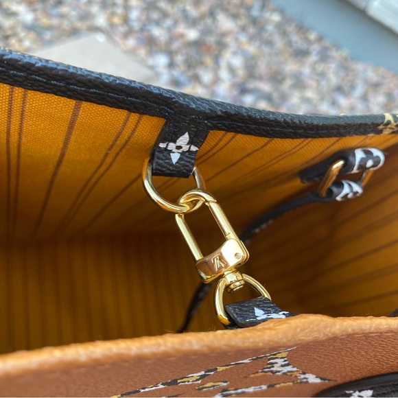 SOLD Louis Vuitton Giant Jungle Onthego GM - Picture 10 of 16